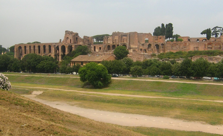 Circus Maximus stadyumu Romada gezilecek yerler