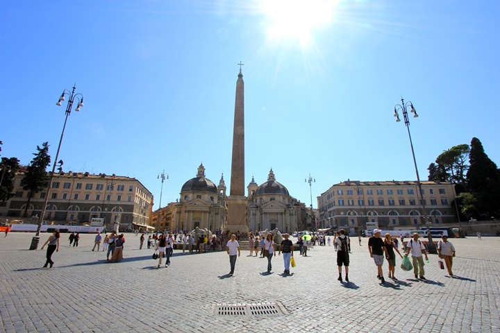Piazza del Popolo meydanı - Romanın meydanları