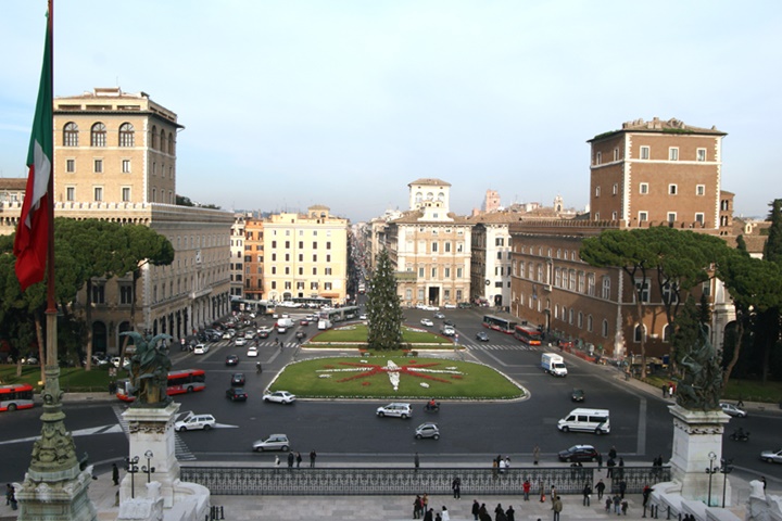Piazza venezia meydanı roma - romanın en güzel gezilecek yerleri