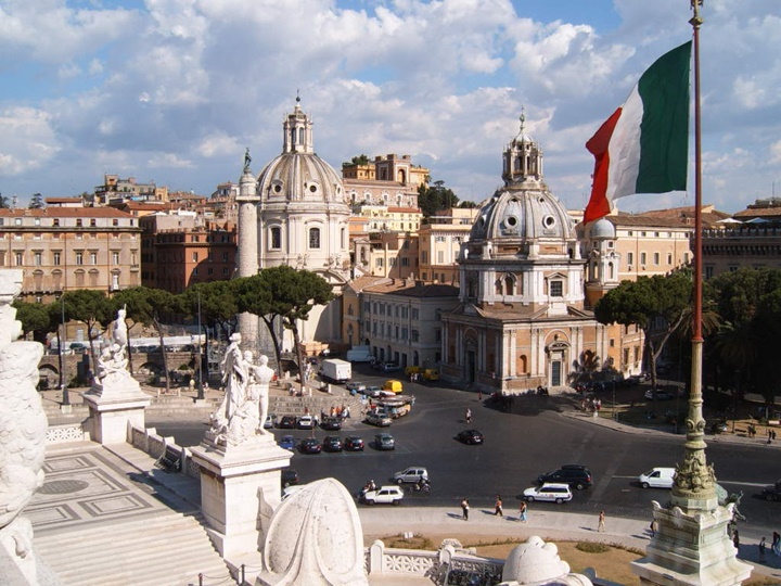 Roma Piazza Venezia meydanı - Romada gezilecek yerler