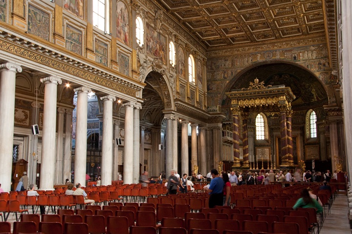 Santa Maria Maggiore kilisesinin iç süslemeleri