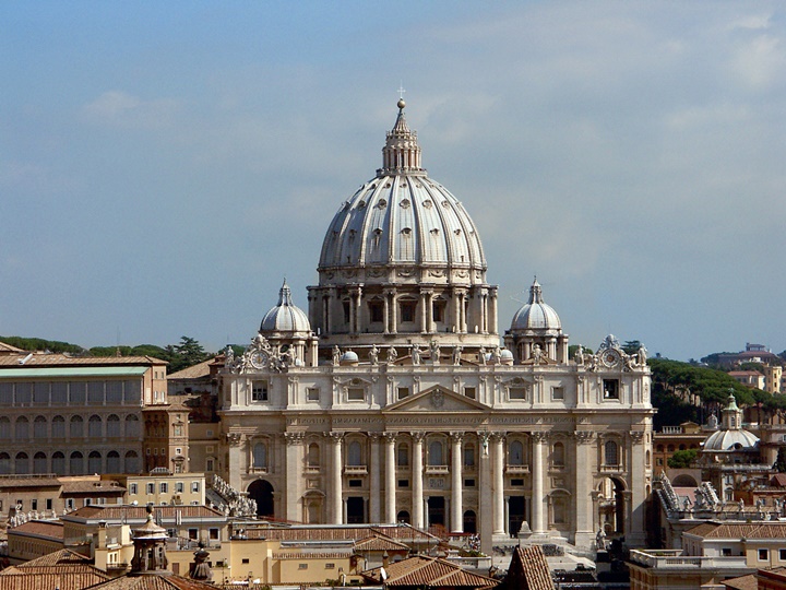 St Peter’s Bazilikası’nın kubbesi - vatikanda gezilecek yerler