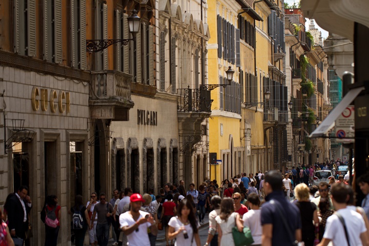 Via Condotti Caddesi - Romada alışveriş