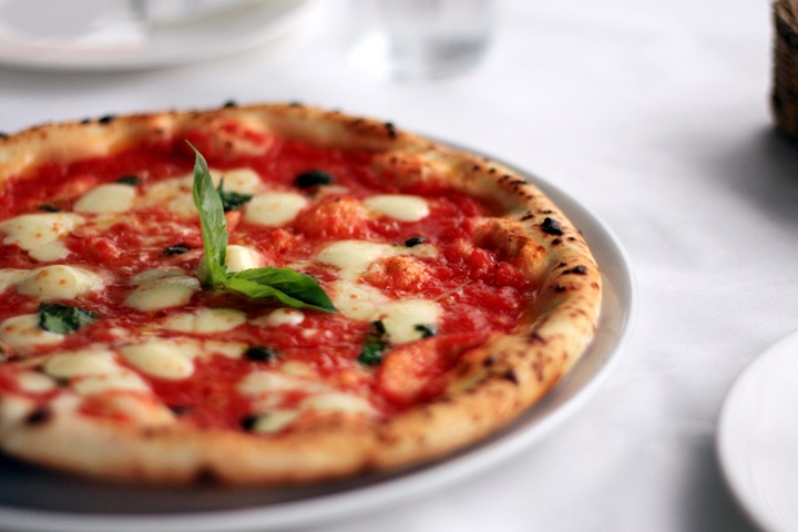 roma pizzası - roma da yemek yenilecek mekanlar