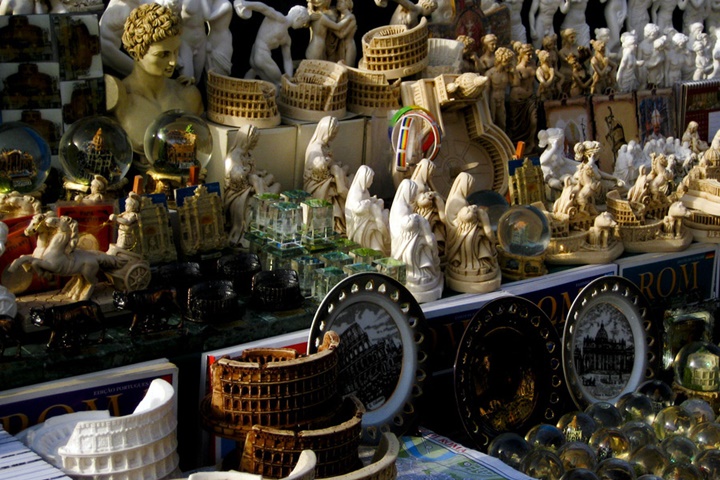 romada hediyelik eşya - kolezyum maketleri