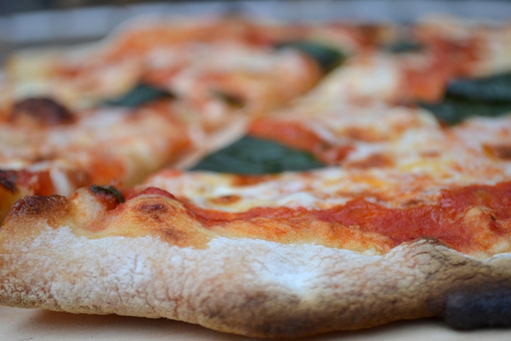 romada ucuz yemek nerede yenir - roma da dilim pizza