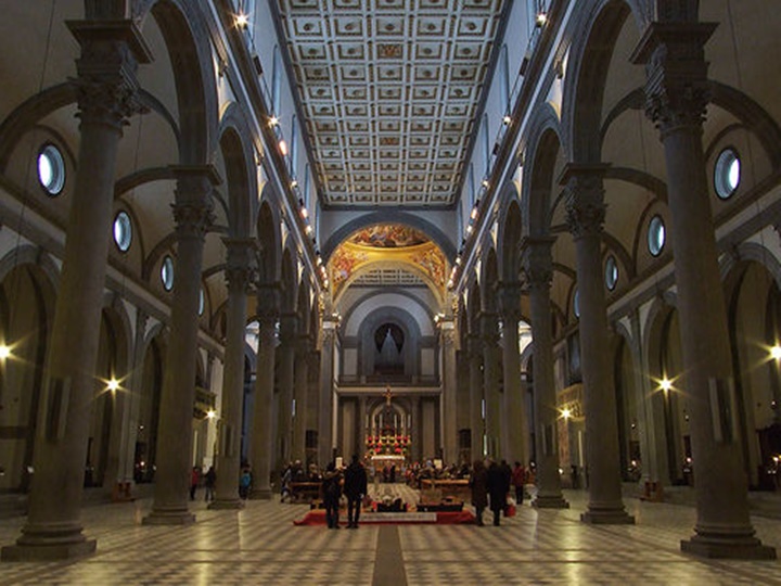Floransa San Lorenzo Bazilikasının içi - floransanın önemli kiliseleri