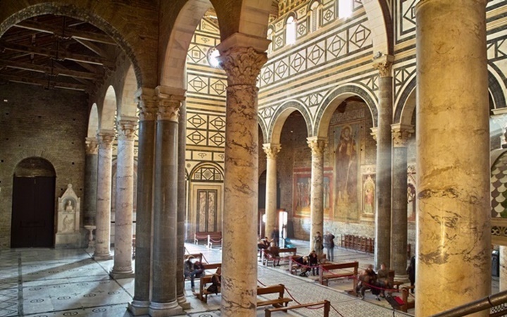 Floransa San Miniato Al Monte Kilisesinin içi