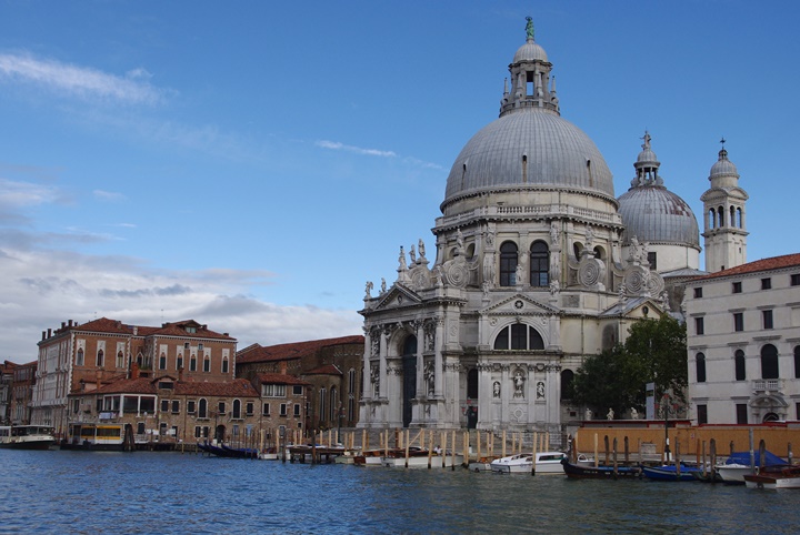 Venedik Santa Maria Della Salute kilisesi - venedikte gezilecek yerler