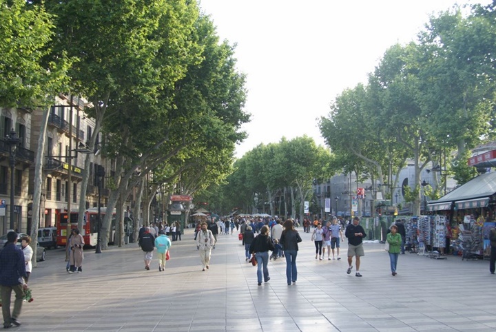 Barcelona La rambla caddesi - Rambla de santa monica