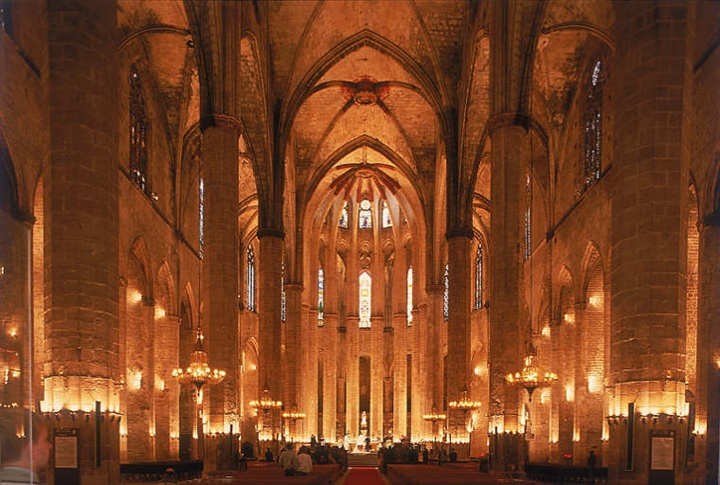 Barcelona Santa Maria Del Mar Kilisesinin içi