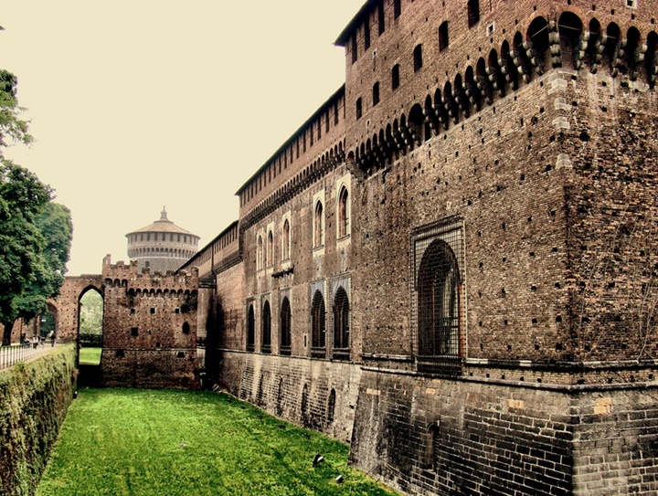 Milano Castello Sforzesco Kalesinin hikayesi - Milan kalesi