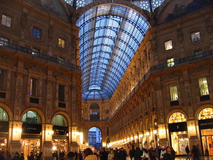 Milano Galleria Vittorio Emanuele Alışveriş Merkezi
