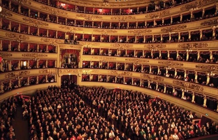 Milanoda-gezilecek-yerler-Milano-La-Scala-tiyatro-müzesi