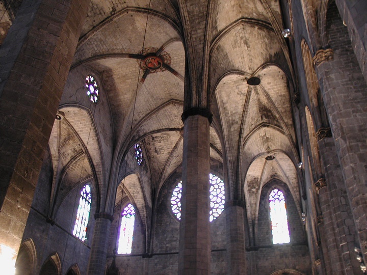 barcelona-rehberi-Barcelona-Santa-Maria-Del-Mar-Kilisesinin-iç-tasarımı.jpg