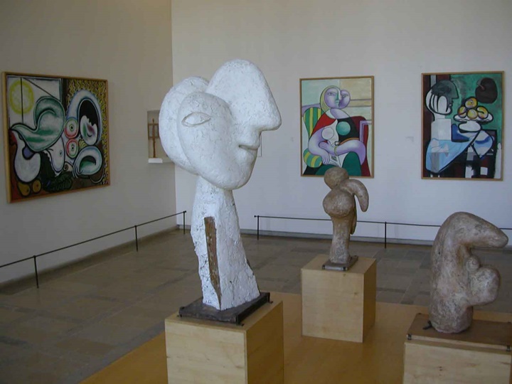 barcelonada gezilecek yerler - Barcelona Picasso Müzesinin içinde sergilenen eserler