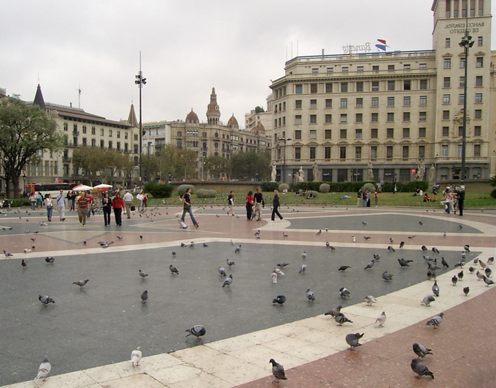 barcelonanın ünlü meydanları - Barcelona Plaçe de Catalunya Meydanı