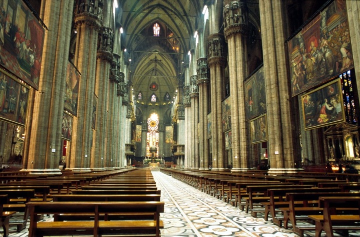milanoda gezilecek yerler - milano duomo katedralinin içi