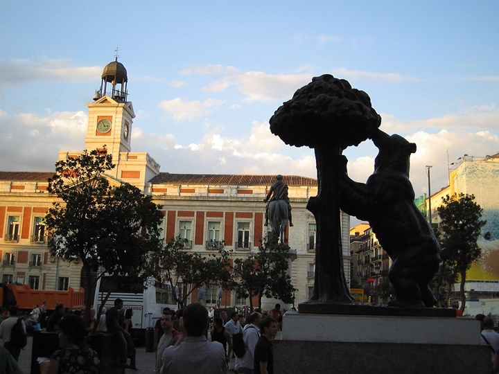 Madrid Puerta Del Sol Meydanı | harikalardiyari.com