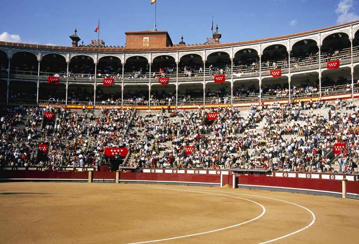 madridde gezilecek yerler - Madrid Las Ventas Arenasında boğa güreşi zamanları