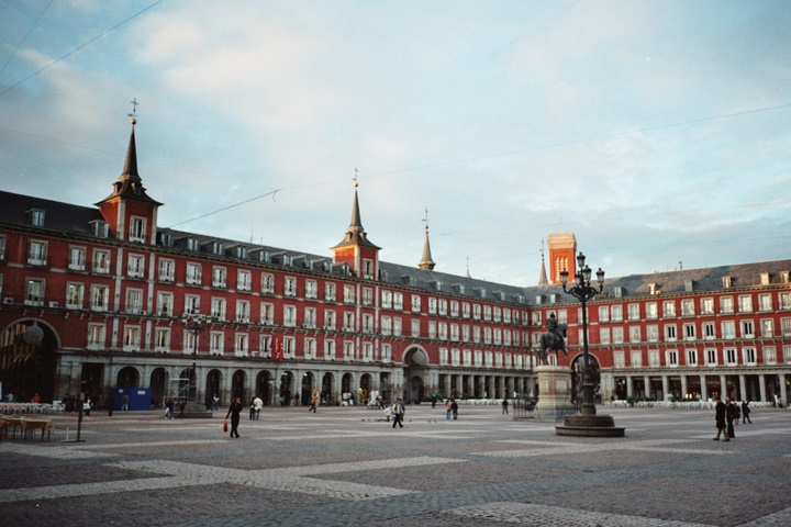 madridde gezilecek yerler - Madrid Plaza Mayor Meydanının hikayesi