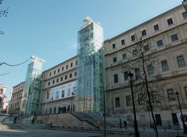 madridde-gezilecek-yerler-Madrid-Reina-Sofia-Müzesi.jpg