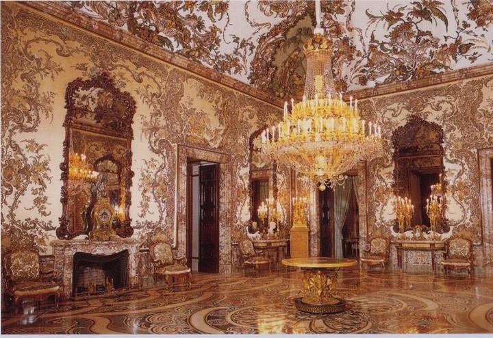 madridde gezilecek önemli yapılar - Palacio Real de Madrid Sarayının içi