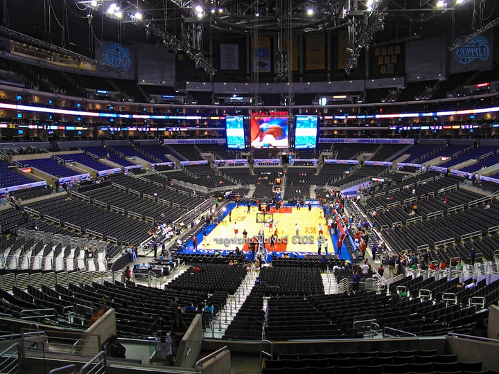 os-angeles-şehir-merkezinde-gezilecek-yerler-Staples-spor-merkezi.