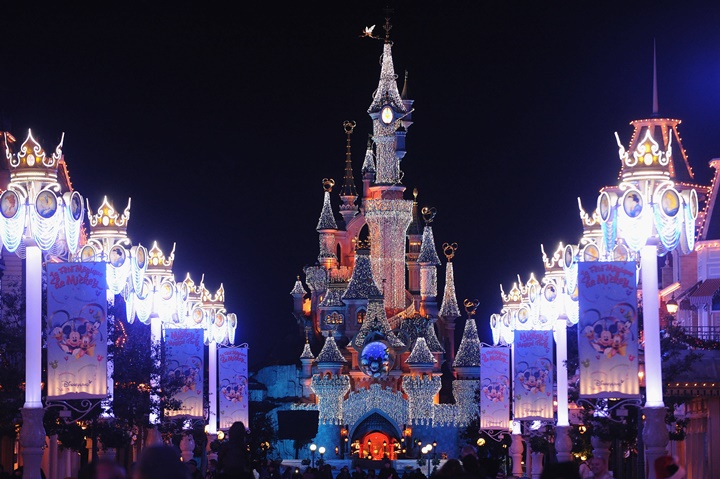 Disneyland Paris Magic Christmas Season Launch