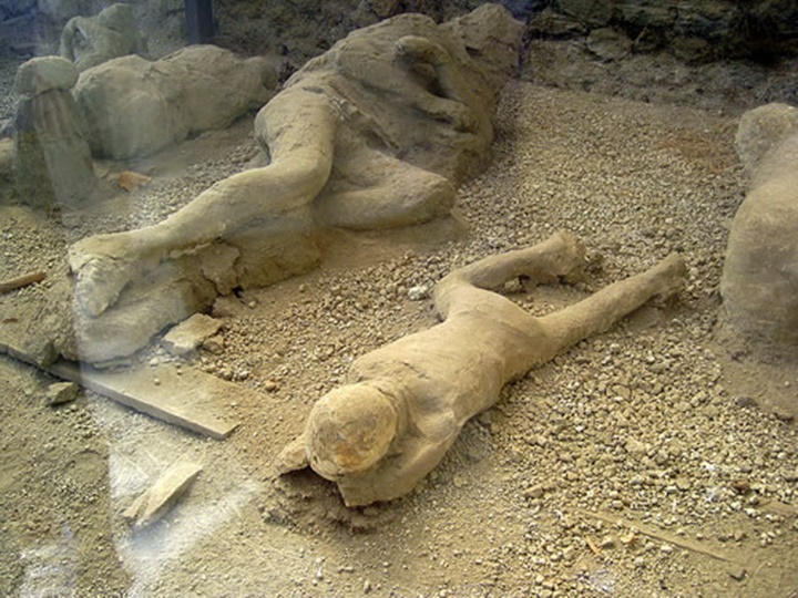 pompeide taşlaşmış insanlar- pompeinin hikayesi