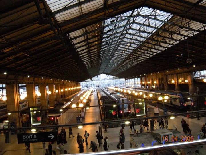 Paris Gare Du Nord Tren istasyonu - Paris Tren İstasyonu