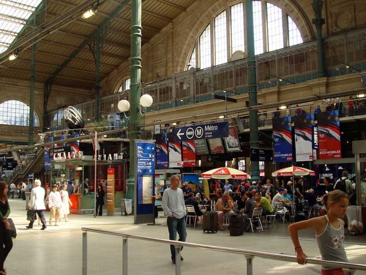Paris Gare Du Nord Tren istasyonunun içi
