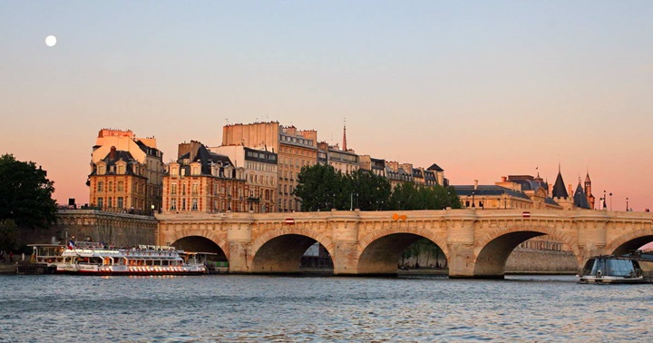Paris Pont Neuf Köprüsüne Ulaşım
