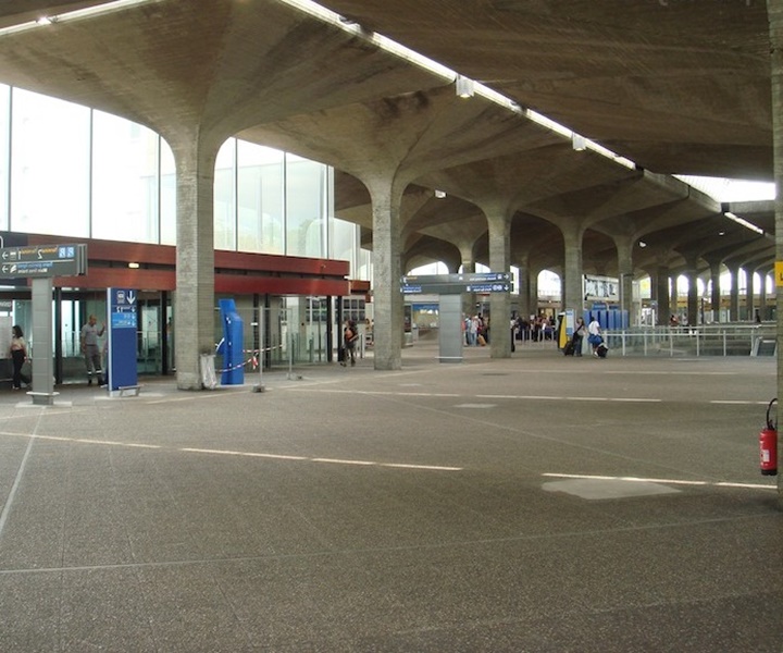 Paris charles de gaulle hava alanında yer alan terminaller