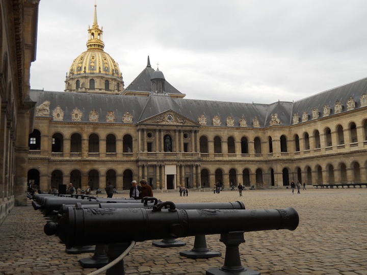 Paris invalides müzesinin içi
