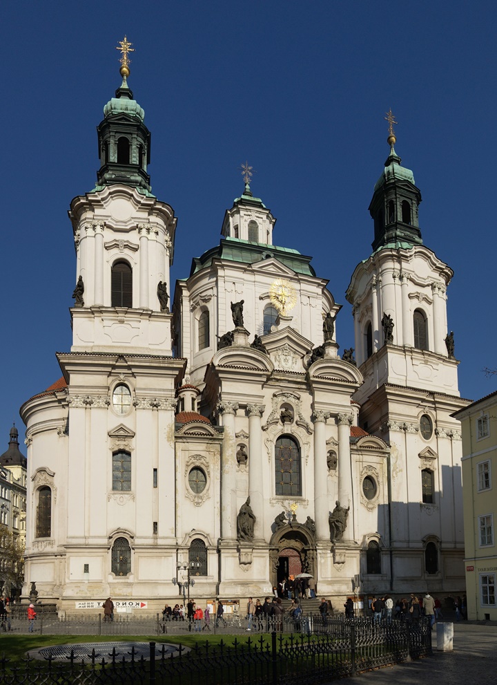Prag St. Nicholas church kilisesi ( old town )