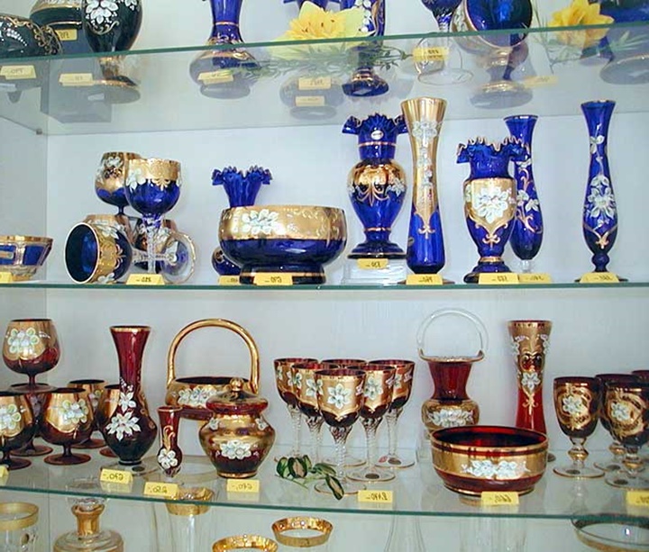 Çek kadehleri ve kristaller