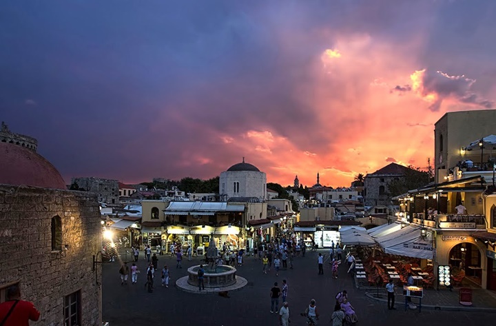 Rodos Hipokrat Meydanı