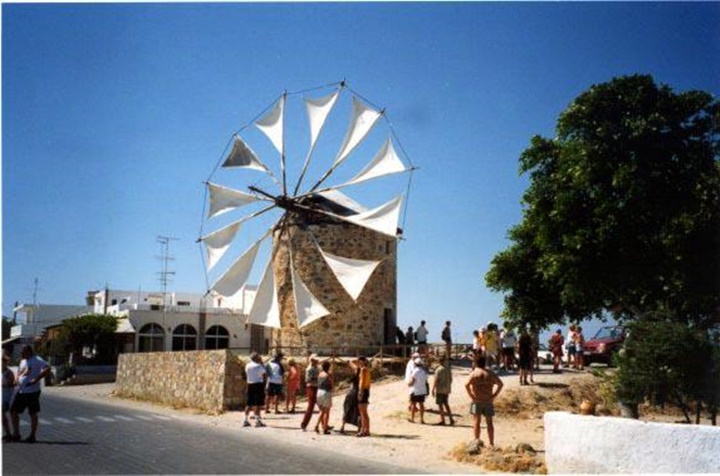 kos adasında yer alan yel değirmenleri