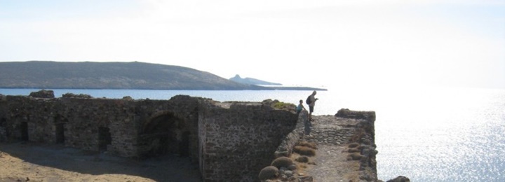 Midilli Sigri Kalesi Hakkında Bilgi - midiili adasında gezilecek yerler