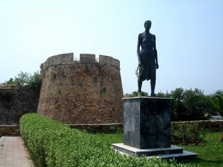 Sakız Adası Kalesi Hakkında Bilgi - Sakız Adasında Gezilecek Yerler