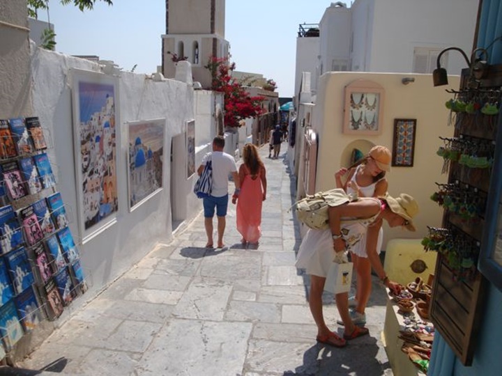 Santorini adasından alınabilecek hediyelik eşyalar