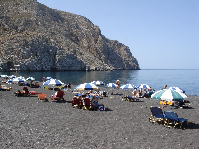 Santorini kamari plajı
