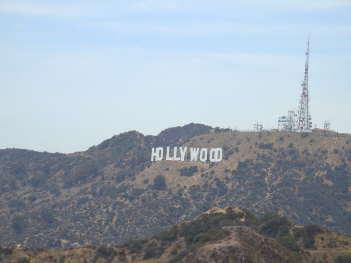 Hollywood-Yazısını-Görebileceğiniz-Yerler