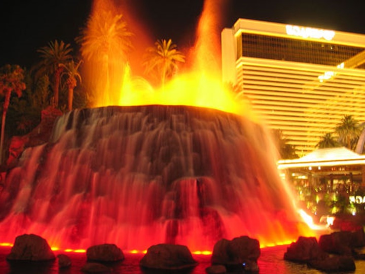 Mirage otel volkan show