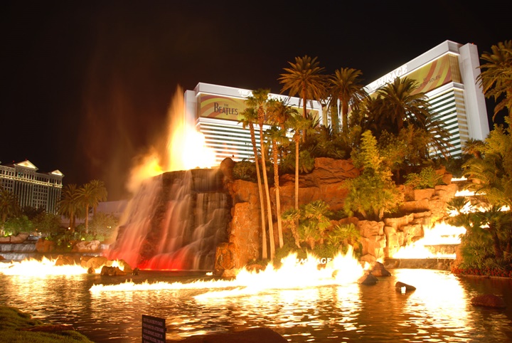 las Vegas mirage Hotel & casino - las vegas volkan show