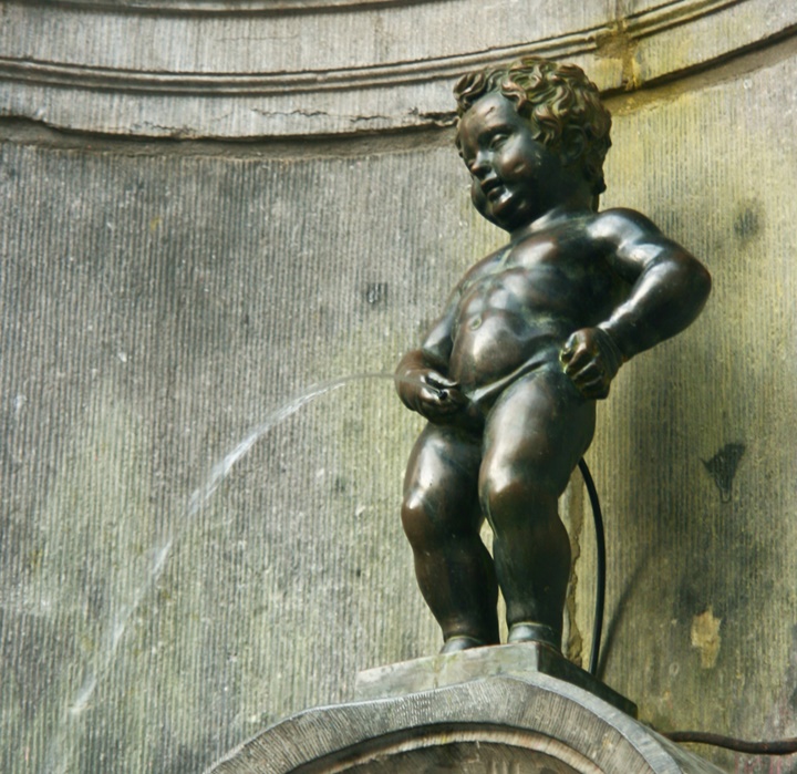 Brüksel işeyen çocuk - Manneken pis