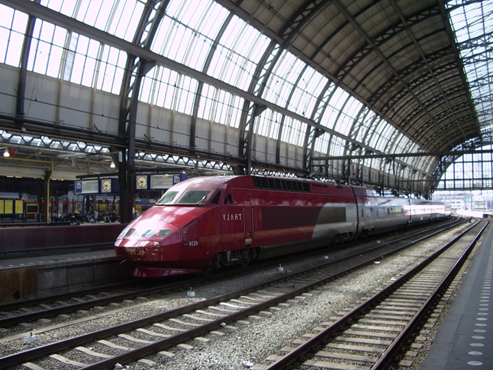 amsterdam brüksel arası hızlı tren