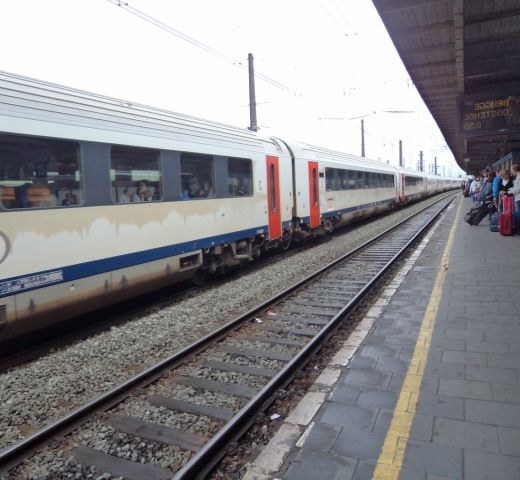 Brugge Brüksel arası kaç saattir