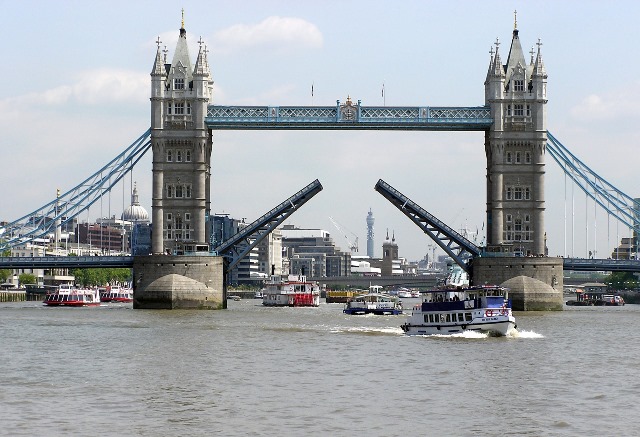 tower bridge köprüsü